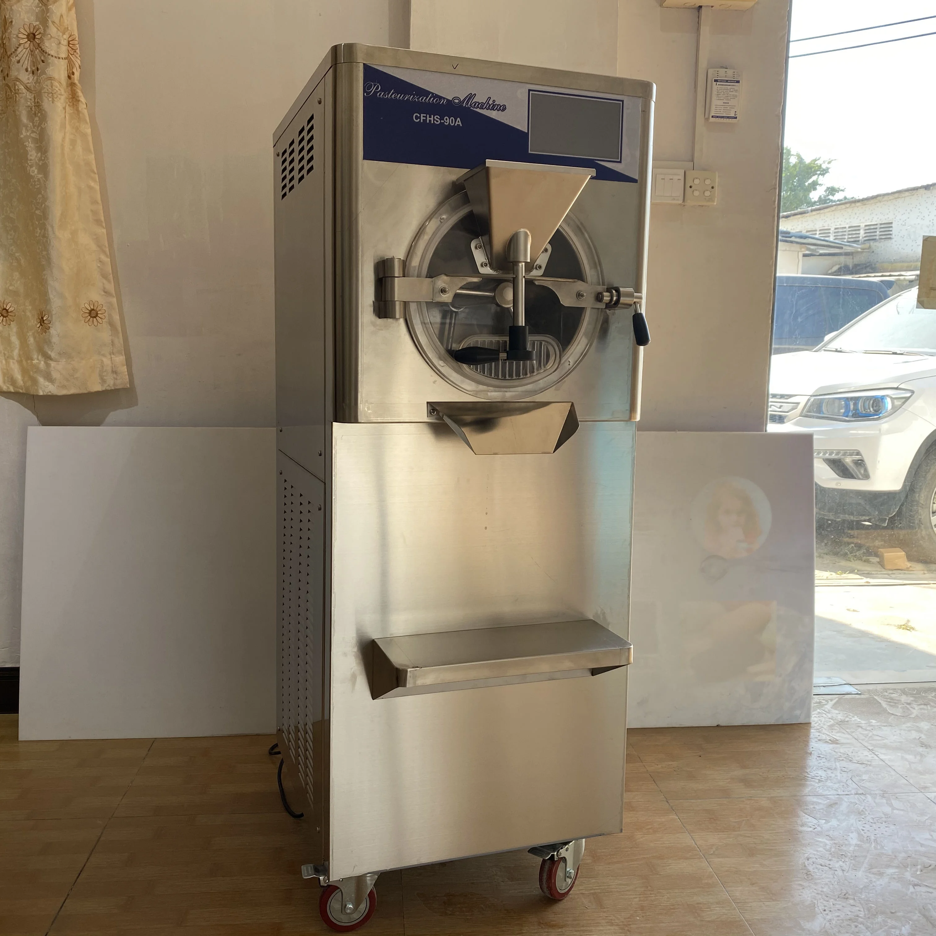 Акрилна работна плоча за приготвяне на сладолед Guangzhou Factory Gelato Frozen Yogurt Maker Машина за приготвяне на сладолед Номер на модела: CFHS90A