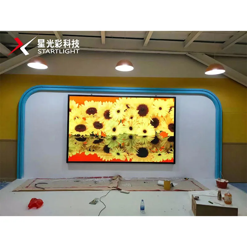 Китай на Едро P5 Вътрешно led Екранната лента Стенни Укрепване ферма Модул на дисплея 320 * 160 мм Шкаф 640 * 640 мм
